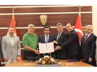 İzmit Eğitim Kampüsü’nde İmzalar Atıldı