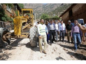 Tekerlekli Sandalyesini Sel Sularına Kaptıran Engelli Vatandaş, Türel’le Güldü