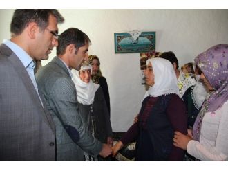 Hdp’den Şehit Askerin Ailesine Ziyaret