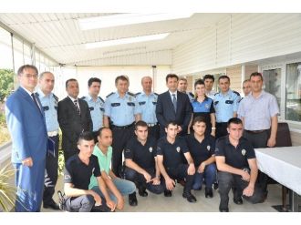 Emniyet Müdürü Onar, 12 Emniyet Çalışanına Altın Hediye Etti