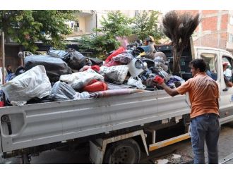 Evden 10 Kamyon Çöp Çıktı !