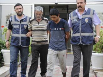 Otomobilden 30 Bin Lira Çalan Hırsızlar Yakalandı