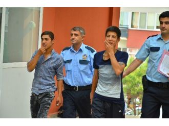 Çaldıkları Motosikleti Sahibine Satmayınca Bıçakladılar