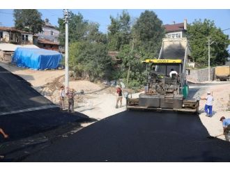 Taşkısığı’nda Asfalt, Elmalı Yolunda Da Heyelan Çalışması Devam Ediyor