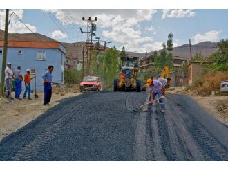 Hakkari’de Yol Onarım Çalışması