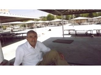 Ona Düşen De Beklemek