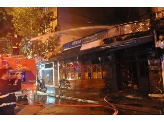 Restoran Molotoflu Saldırıda Yandı