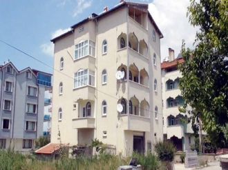 Üçüncü Kattan Düşen 1,5 Yaşındaki Çocuk Hayatını Kaybetti