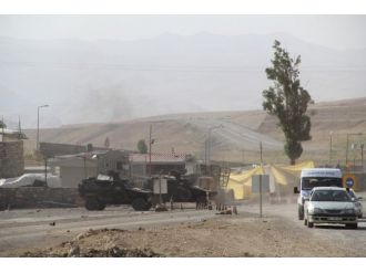 Karakola İntihar Saldırısı: 4 Sivil Yaralı