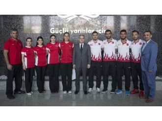 Milli Sporcular Bakan Kılıç’ı Ziyaret Etti