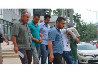 Hırsızlar 700 Bin Lira Çaldıkları Eve Çatıdan İp Sarkıtarak Girmiş