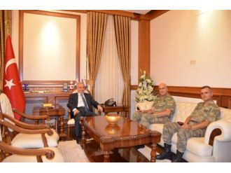 Paşalardan Vali Kamçı’ya Veda Ziyareti