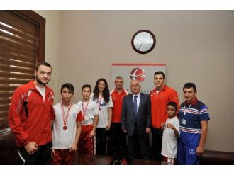 Kick Boksçu Başarılı Sporcular