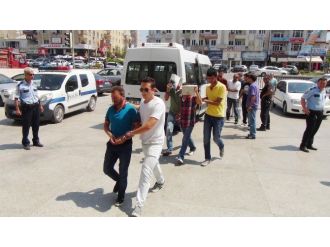 5 Kilo Esrarla Yakalanan 9 Kişi Adliyeye Sevk Edildi