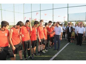 Karaköprü Kırsalına Sentetik Çim Saha