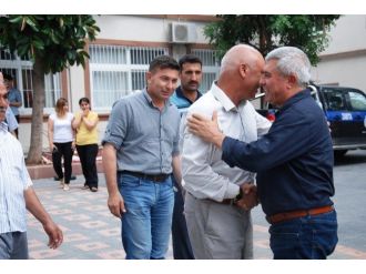 Karaisalı Paşasını Karşıladı