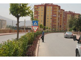 Özbelde 75. Yıl Caddesinin Çehresi Değişti