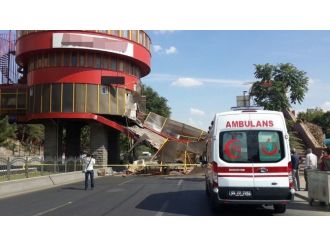 Başkentte Üst Geçit Çöktü