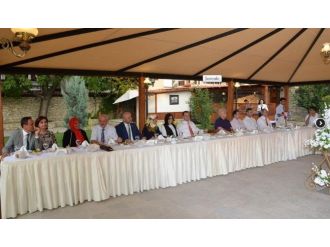 Vali Alimoğlu’ndan,garnizon Komutanı Ve Vali Yardımcısına Veda Yemeği