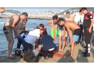 Giresun’da Dalgalara Kapılan 3 Kişiden Biri Öldü