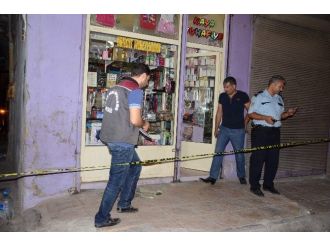 Dükkanını Basanlara Ateş Ederken Komşusunu Vurdu