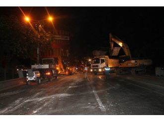 Çöken Üst Geçidin Enkazını Temizlenme Çalışmaları Devam Ediyor