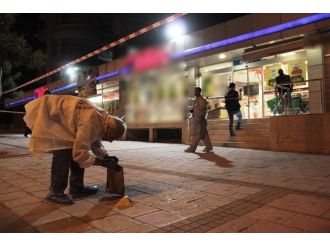 İki Markete El Yapımı Patlayıcı Madde Atıldı