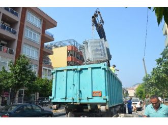 Kuşadası’nda Çöp Konteynerleri Yenileniyor