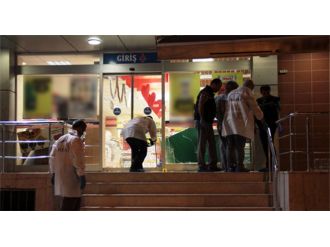 İki Markete El Yapımı Patlayıcı Madde Atıldı