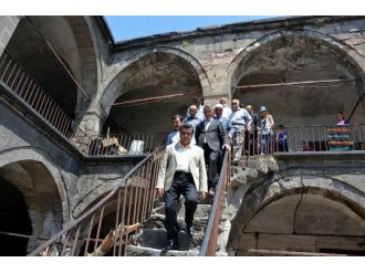 Vezir Han Restorasyonuna Başlanıyor