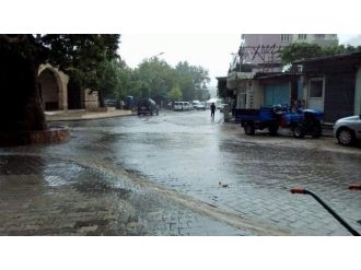 Ağustos Yağmuru Sele Neden Oldu