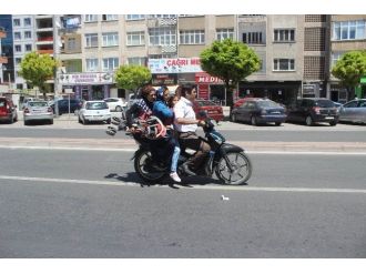 Trafikte Tehlikeli Yolculuk