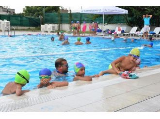 Yıldırımlılar Havuzlara Akın Etti