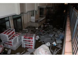 Büyükşehir, Yağmur Sırası Ve Sonrasında Teyakkuzda