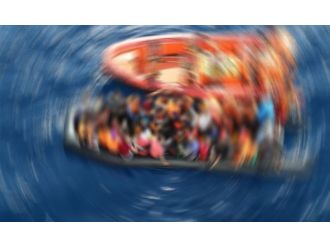 Lastik Botlarla Deniz Ortasında Kalan 148 Kaçak Göçmen Kurtarıldı