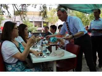 Edirne’yi Ziyaret Eden Koreliler De Karpuz Uygulamasını Beğendi