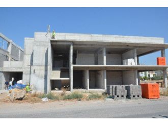 Bölgenin En Büyük Gençlik Merkezinde Çalışmalar Sürüyor