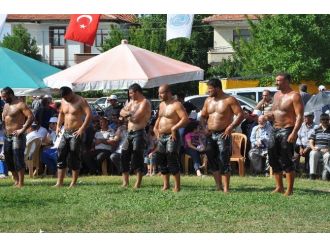 Sorgun Geleneksel Yağlı Güreşleri Yoğun İlgi Gördü