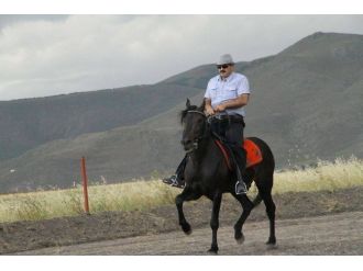 Karador Oltu’yu Gururla Temsil Etti