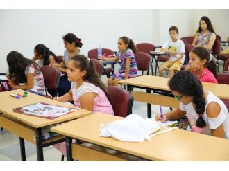 Bucalı Çocuklar İngilizce Öğreniyor