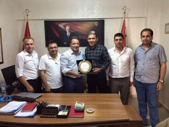 İdil Kuyumcular Derneğinden Emniyet Müdürüne Plaket