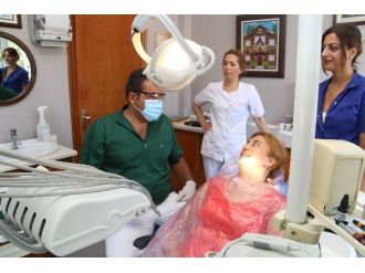 Korkutan Değil Güldüren Diş Hekimi