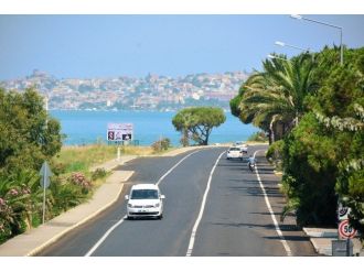 Ayvalık Belediyesince Yapılan Yolların Çizgileri De Boyanıyor