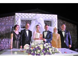 Kastamonu Belediye Başkanı Tahsin Babaş, Oğlunu Evlendirdi