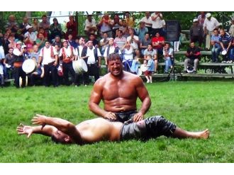 Ege’nin Kırkpınar’ında Başpehlivanı Kara