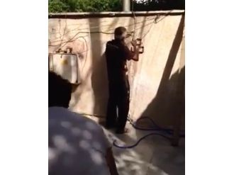 Elektrik Şakası Hem Korkuttu Hem De Gülümsetti