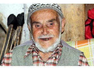 120 Yaşındaki Dede Yıllara Meydan Okuyor