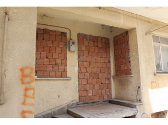 Madde Bağımlıları Ve Alkol Alanlara Duvar Önlemi