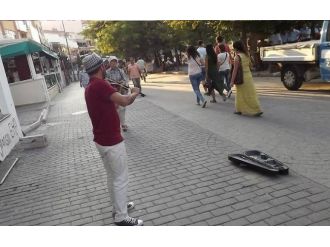 Kemancıdan Sıcak Havada Serin Şarkılar