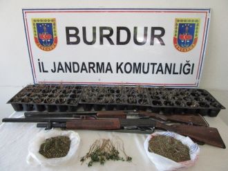 Burdur’da Esrar, Kenevir Ve Ruhsatsız Silah Ele Geçirildi
